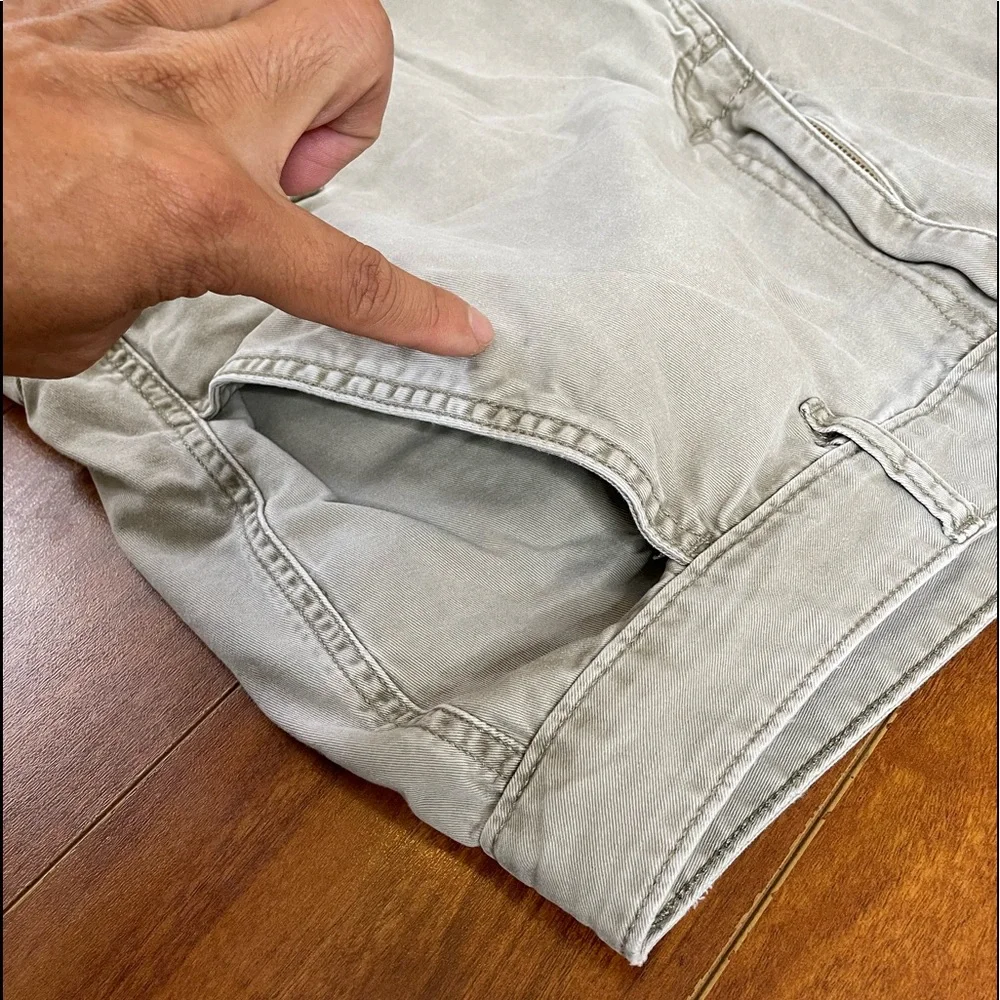 VANS ORIGINAL OFF THE WALL CHINO KHAKIS CARGO SHORTS 36 - Picture 11 of 12